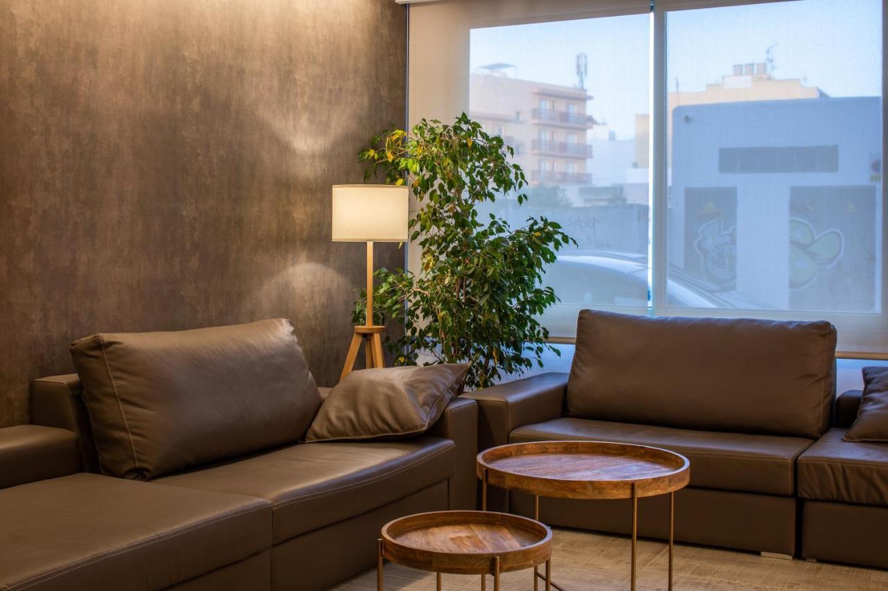 Hostal Residencia Nicolau Сан-Антонио-Абад Экстерьер фото