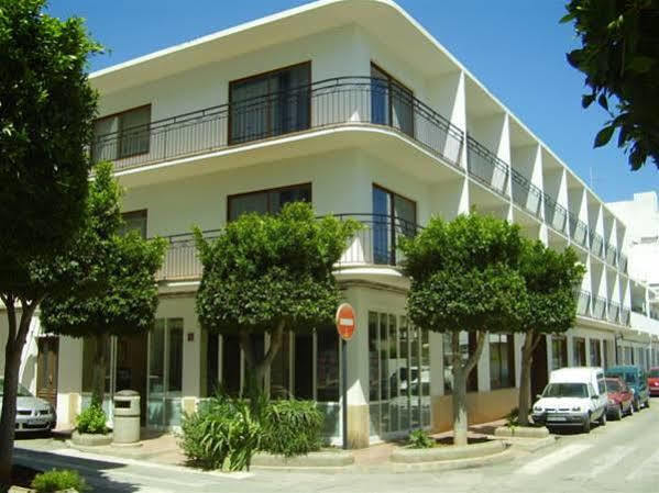 Hostal Residencia Nicolau Сан-Антонио-Абад Экстерьер фото