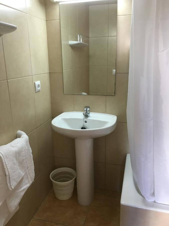 Hostal Residencia Nicolau Сан-Антонио-Абад Экстерьер фото